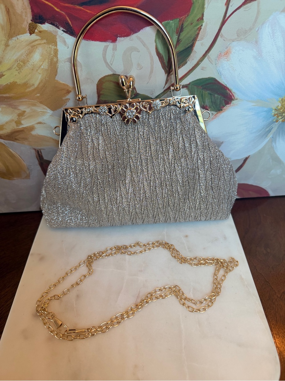 Vintage-Style Champagne Ornate Gold Frame Handbag w/Crossbody Gold-Tone Chain - Picture 9 of 11